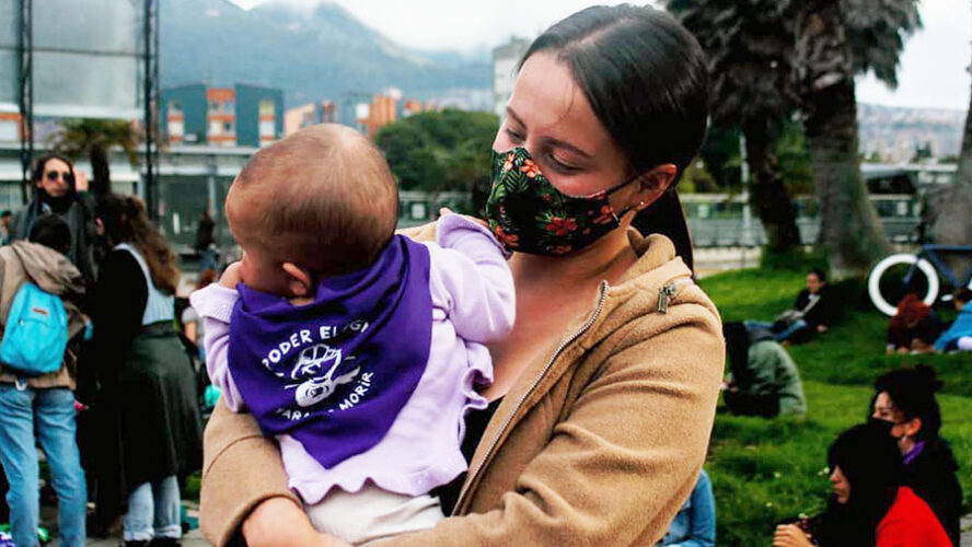 PODER FEMENINO PARA UNA NUEVA SOCIEDAD