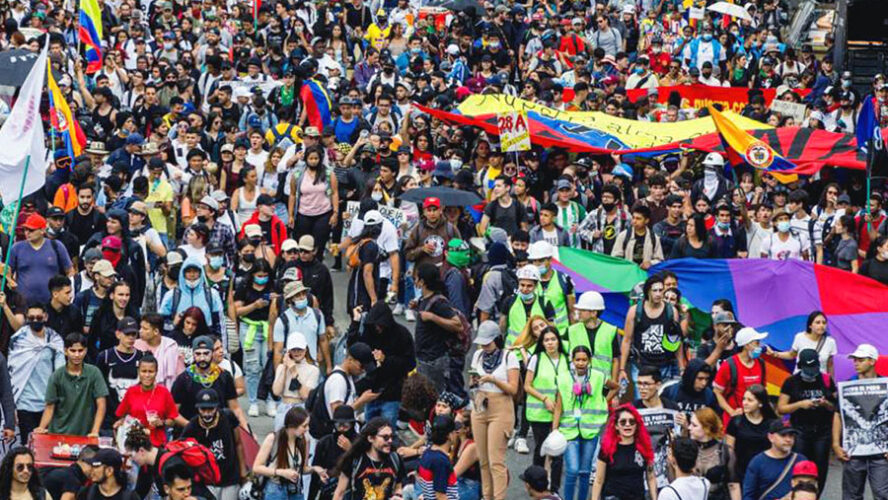 SON NUESTRAS LAS LUCHAS Y ESPERANZAS DEL PUEBLO