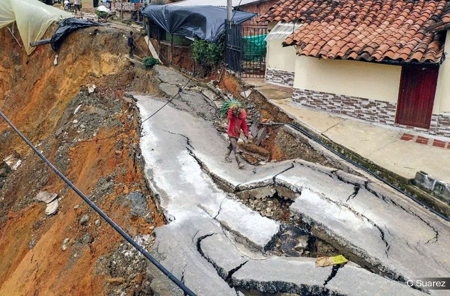 EL TRANSPORTE COLOMBIANO, COSTOSO Y DE ALTO RIESGO