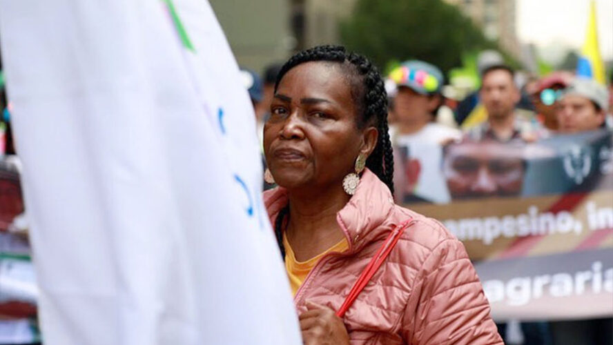 HAY QUE CAMBIAR EL SISTEMA, NO SUS SÍNTOMAS