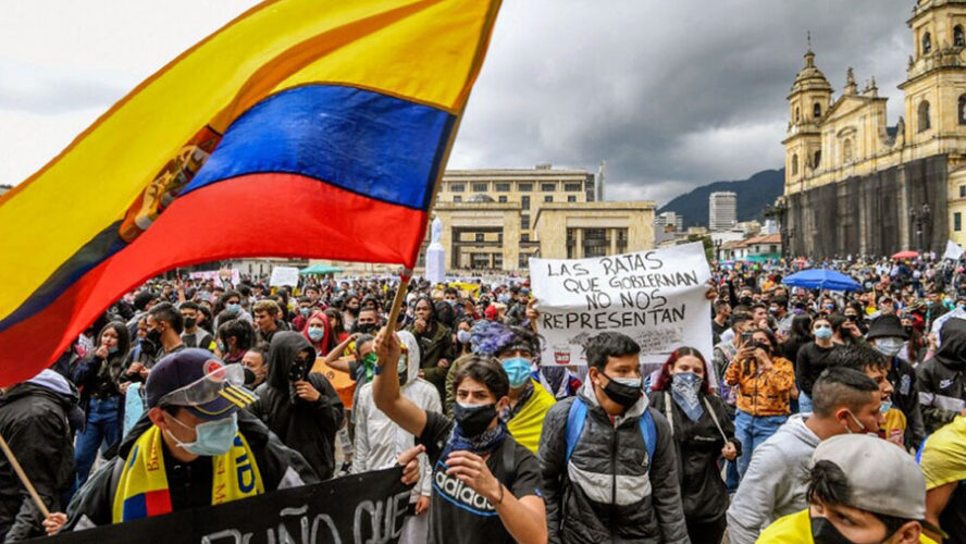 EN EL ÚLTIMO TRAMO, EL RÉGIMEN EMBISTE