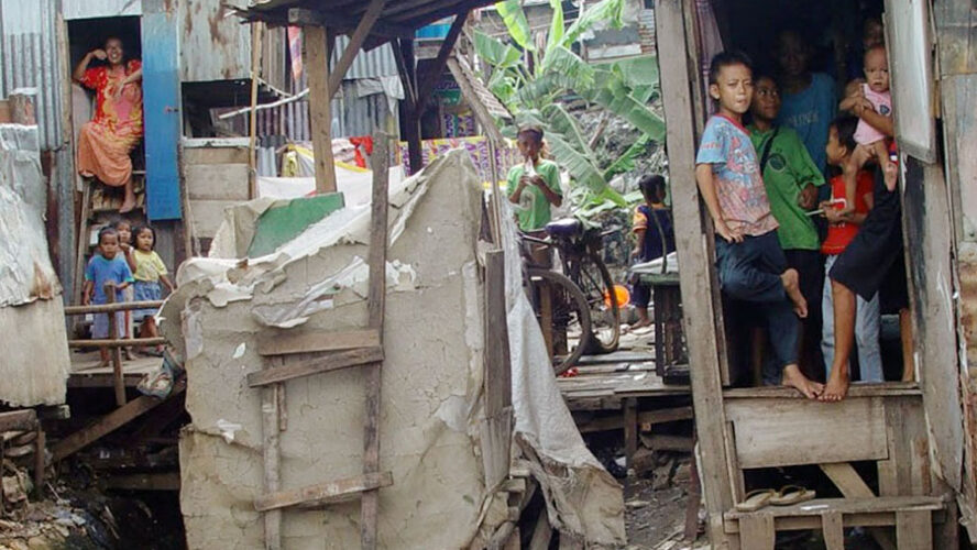 EL MODELO ECONÓMICO PARE POBREZA Y DESIGUALDAD