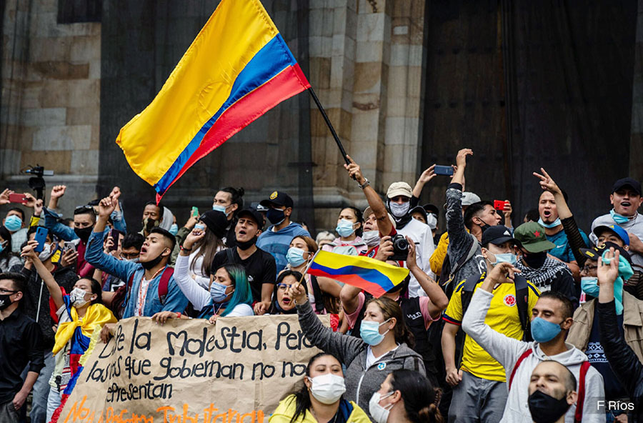 ¡CAMBIO!: EL RÉGIMEN SE OPONE, LA CLASE POPULAR LUCHA