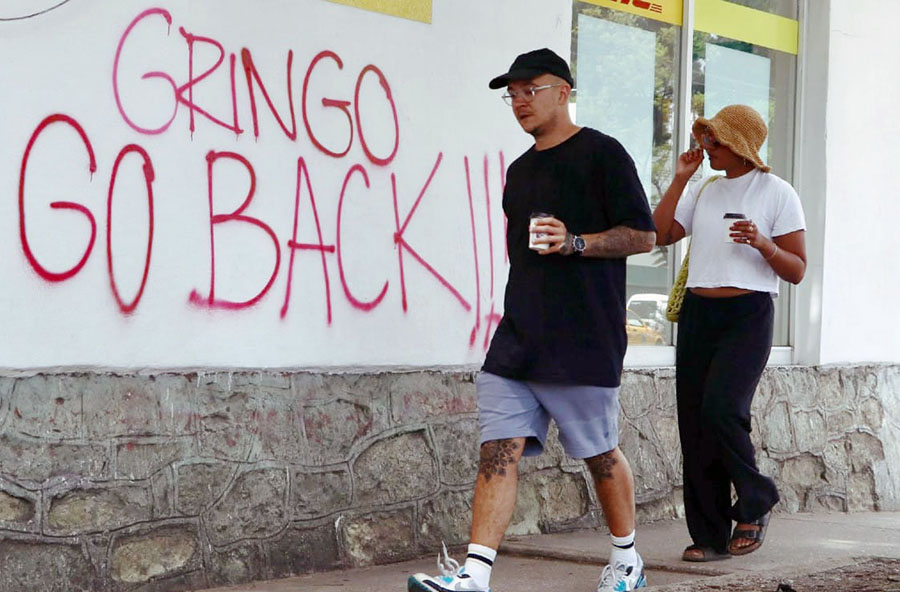 DE LOS SARCASMOS A LA HORA DE LOS HORNOS