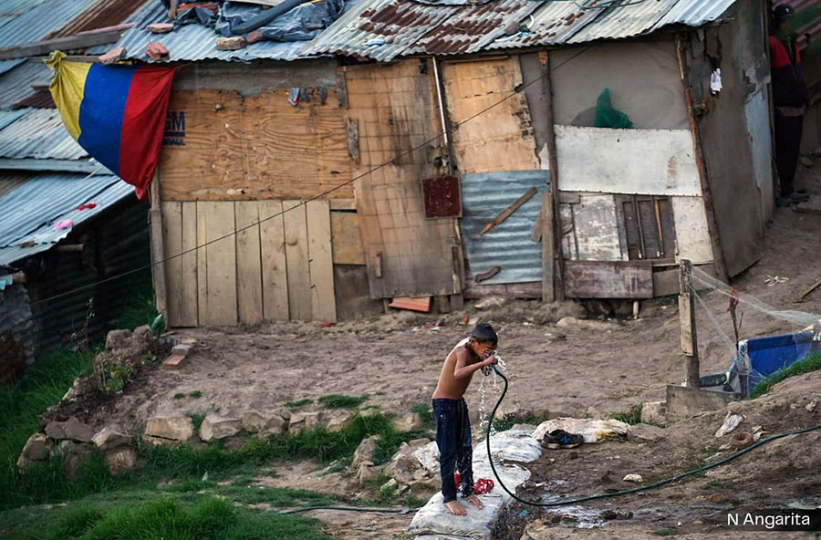 EL MODELO TRICKLE DOWN EFFECT ROBUSTECE LA CRISIS