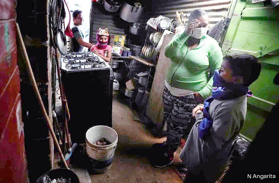 CÓMO MITIGAR LA POBREZA MULTIDIMENSIONAL