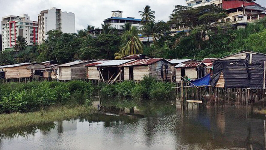 FALACIAS QUE DISFRAZAN LA POBREZA