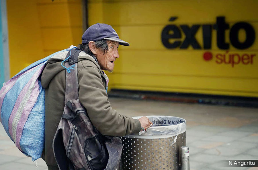 SOBRE ENDEUDARSE NO ES LA SOLUCIÓN