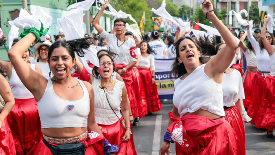 LA HUMANIDAD NECESITA DE LA FUERZA DE LAS MUJERES