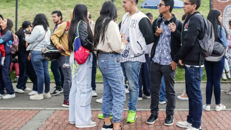 EL MODELO DEJA LA JUVENTUD SIN FUTURO