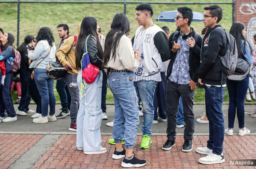 EL MODELO DEJA LA JUVENTUD SIN FUTURO