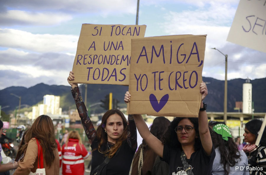 AL DESNUDO LOS ACOSADORES Y MANIPULADORES DE CARACOL TV