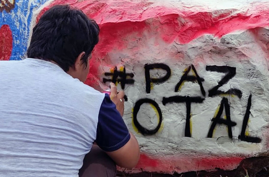 SON OPERACIONES CORRUPTAS, LA ASOCIACIÓN FFAA-PARAMILITARES