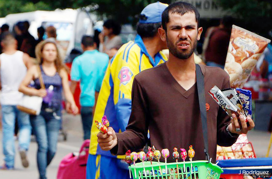 LA CRISIS DE POLÍTICA ECONÓMICA GENERA EL DÉFICIT